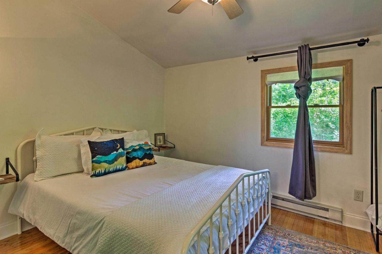 فيلا Cozy And Charming Asheville Cabin 5 Mi To Downtown! المظهر الخارجي الصورة